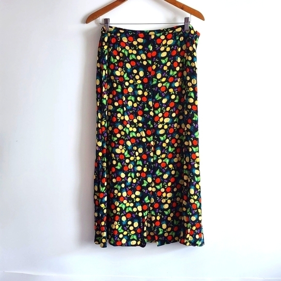 Sag Harbor Fruit graphics midi front button closure skirt - Picture 1 of 4